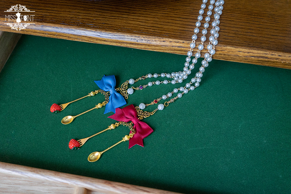 Miss Point - Berry Rose Lolita Accessories Collection KC Beret Necklace