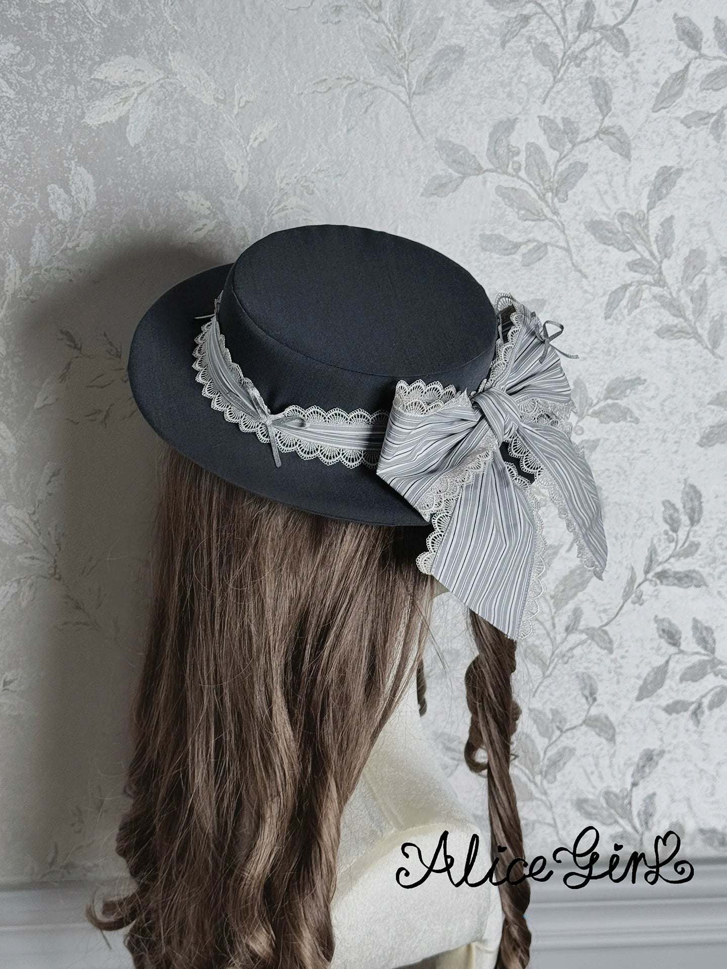 Alice Girl - Duke of Victoria - Classic Lolita Top Hat & Brooch