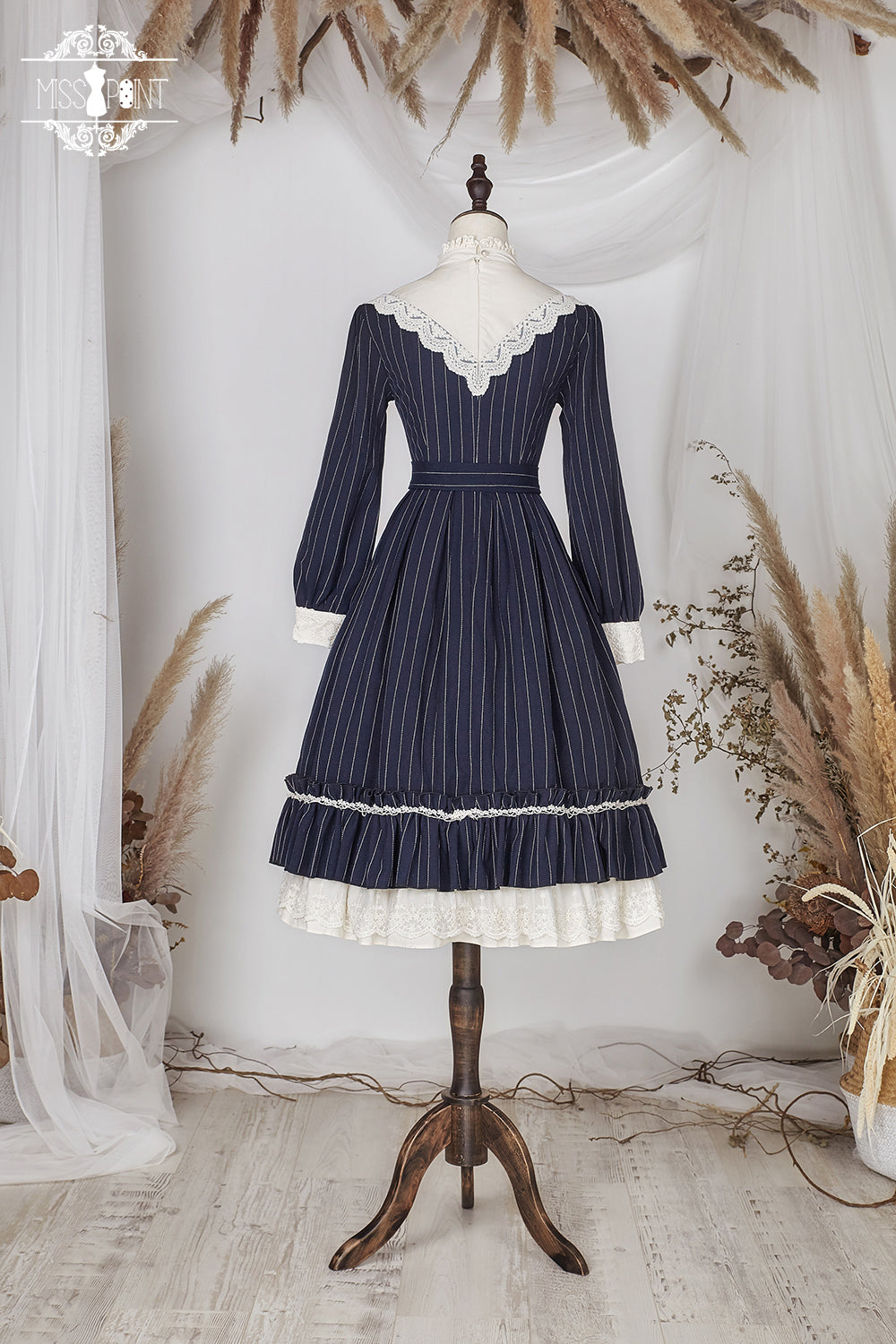Miss point - Rose Silhouette - Vintage Classic Lolita OP