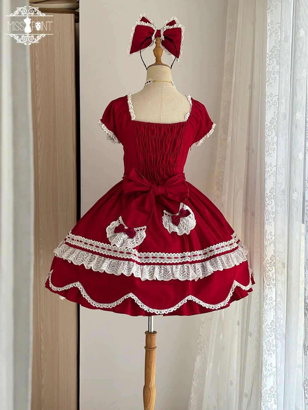 Miss Point - Vintage Petal Rabbit - Old School Lolita OP Cotton Dress With Petal-Shaped Hem