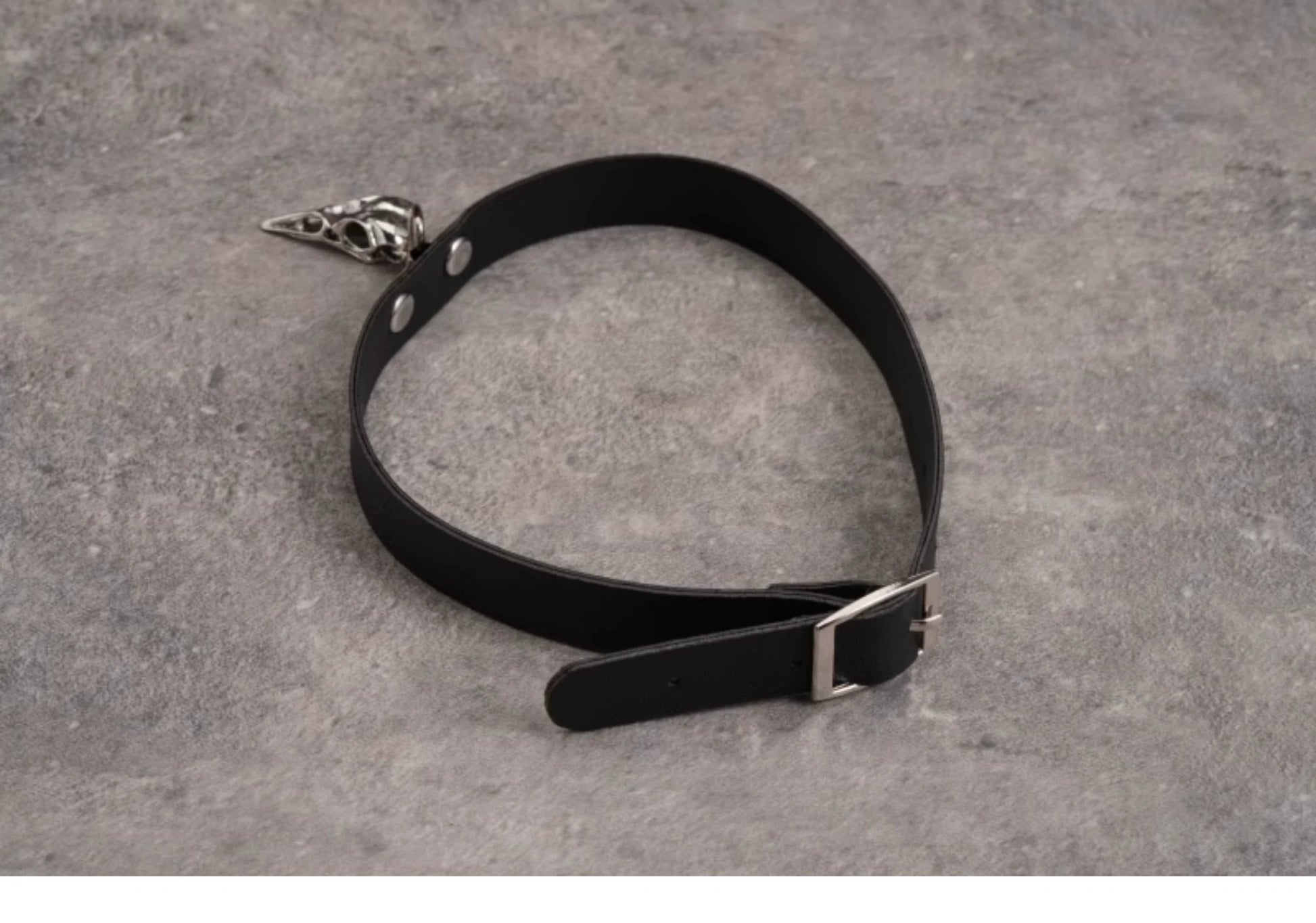 Strange Sugar - Gothic Lolita Choker Faux Leather Heart Pendant Necklace