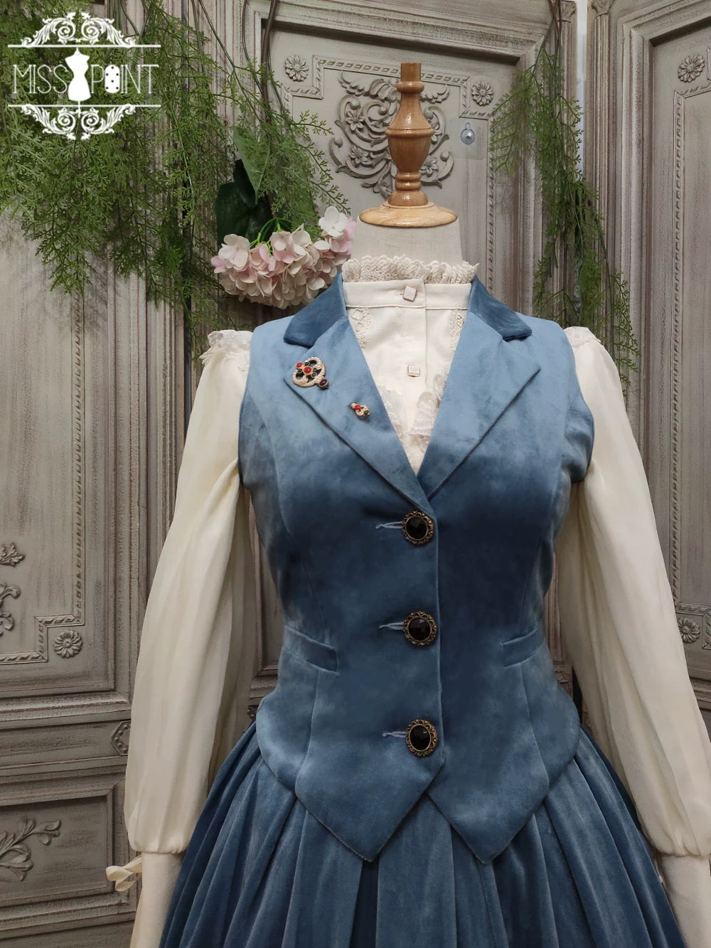 Miss Point - Rose Doll - Retro Lolita Vest Velvet Lolita Waistcoat
