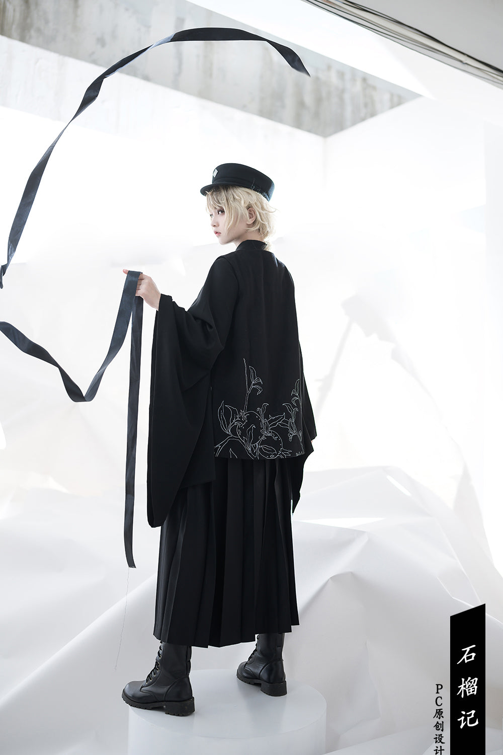 Princess Chronicles - Pomegranate Note - Chinese Style Black Pleated Skirt