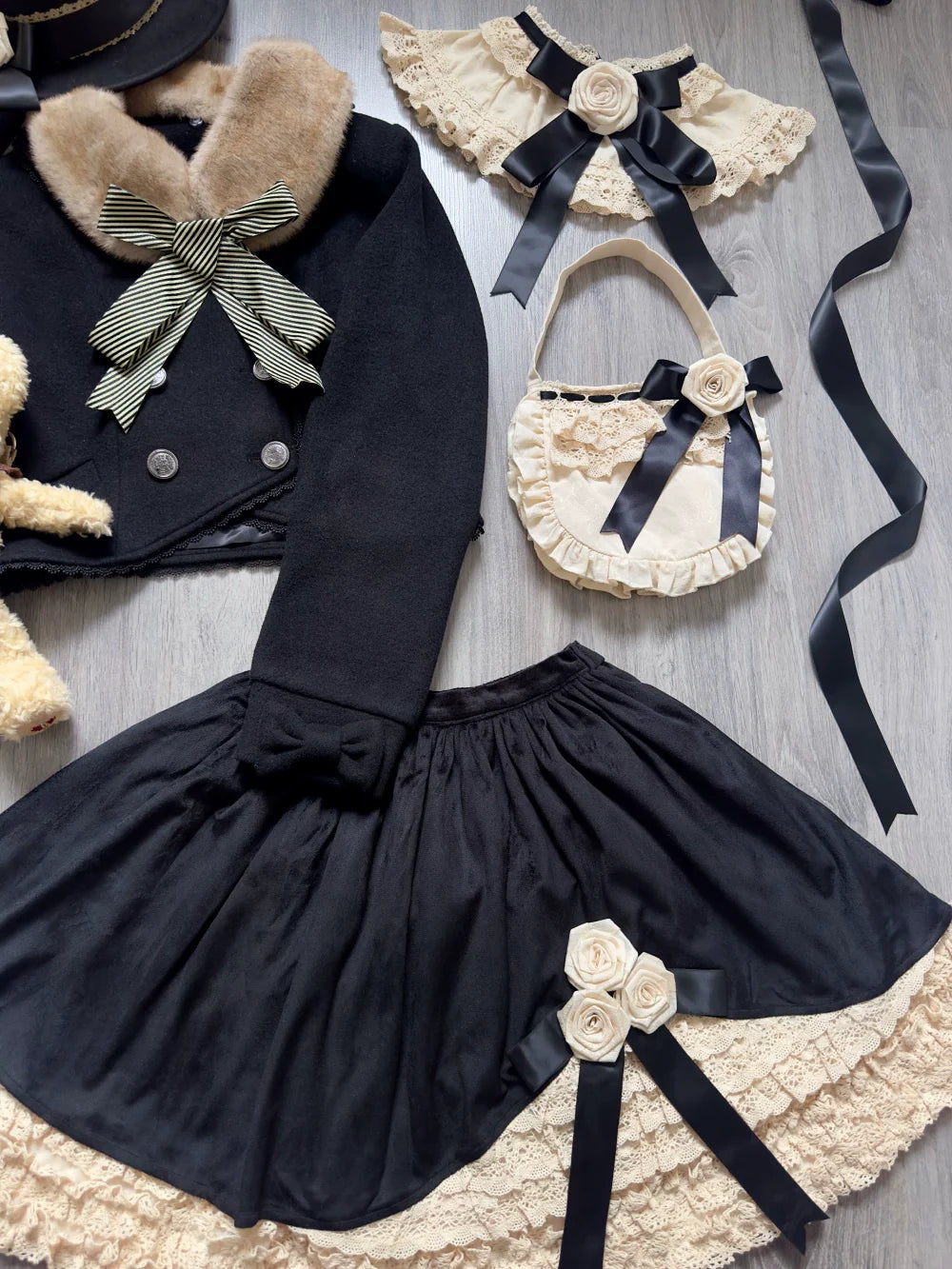 LeMiroir - Winter Solstice - Elegant Lolita Hat, Detachable Collar, Handbag