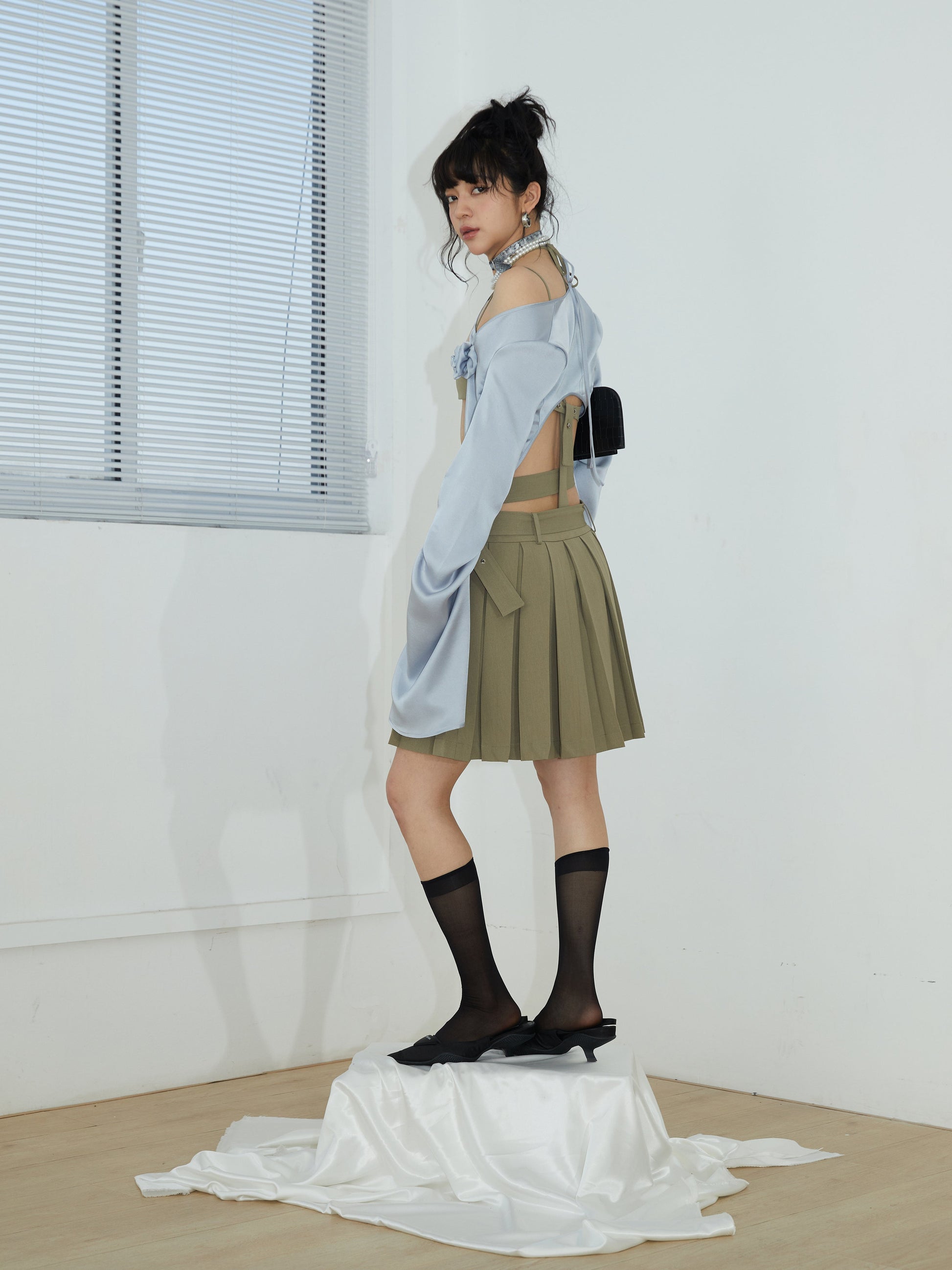 Hollow Belt Decoration Pleated Suspender Skirt