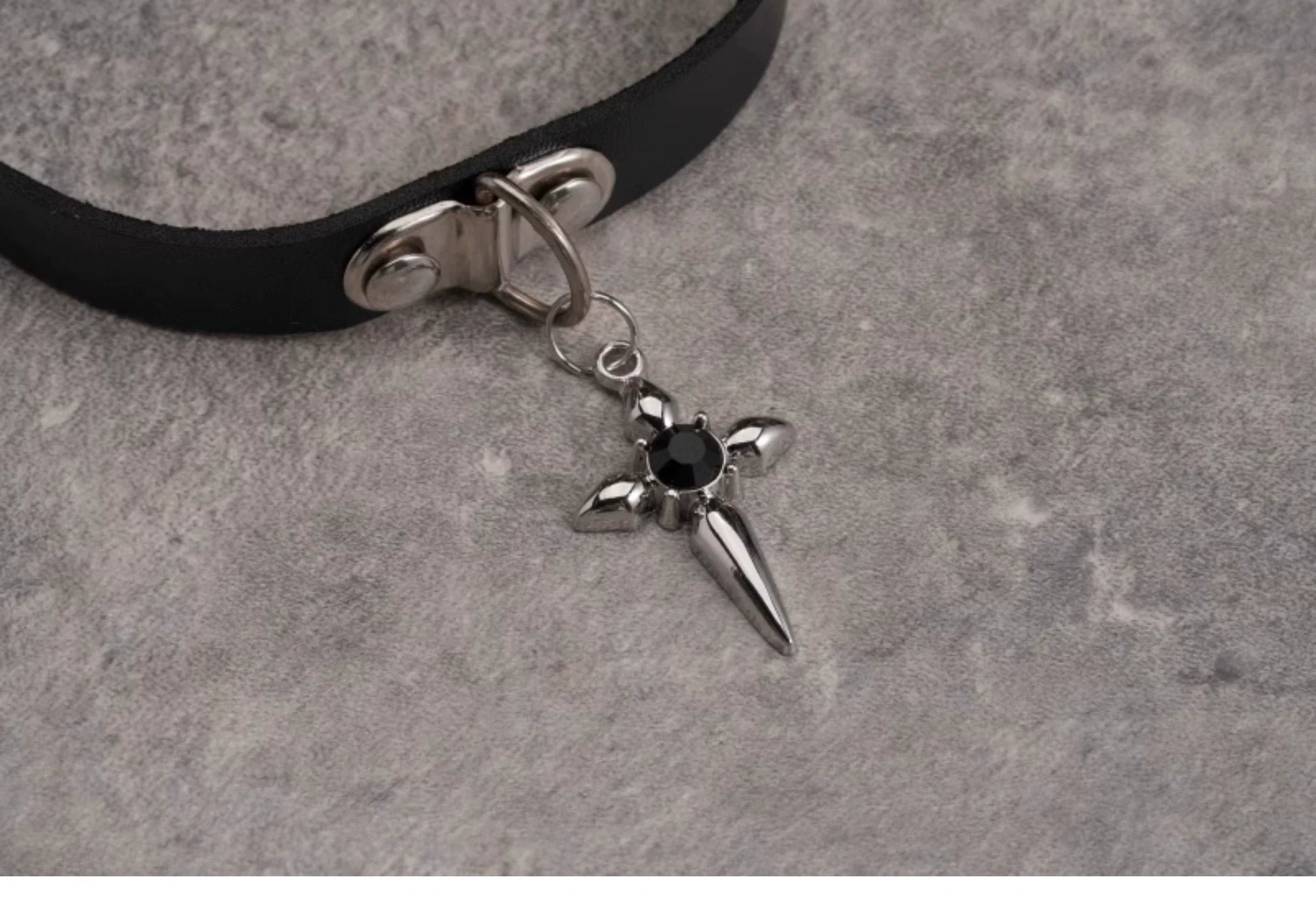 Strange Sugar - Gothic Lolita Choker Faux Leather Heart Pendant Necklace