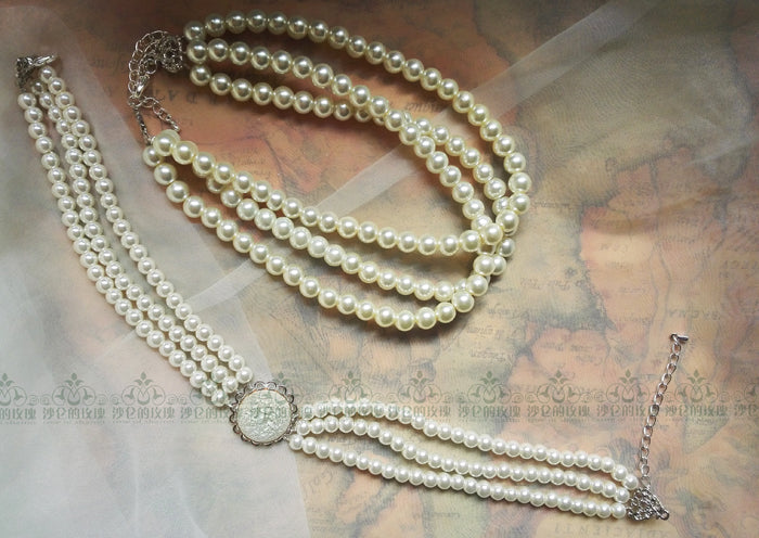 Rose of Sharon - Hepburn time - Retro Elegant Tiered Pearl Choker