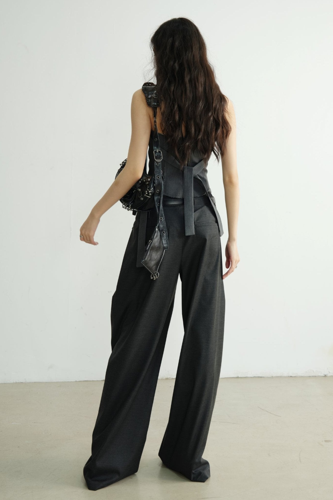 Restrained Pleated Casual Pants With Skirt Set-Up