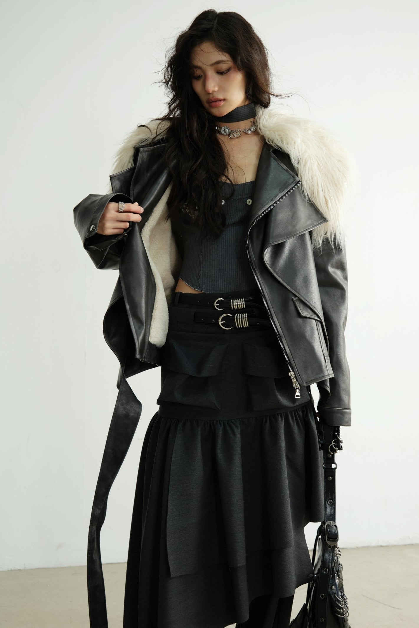 Restrained Pleated Casual Pants With Skirt Set-Up