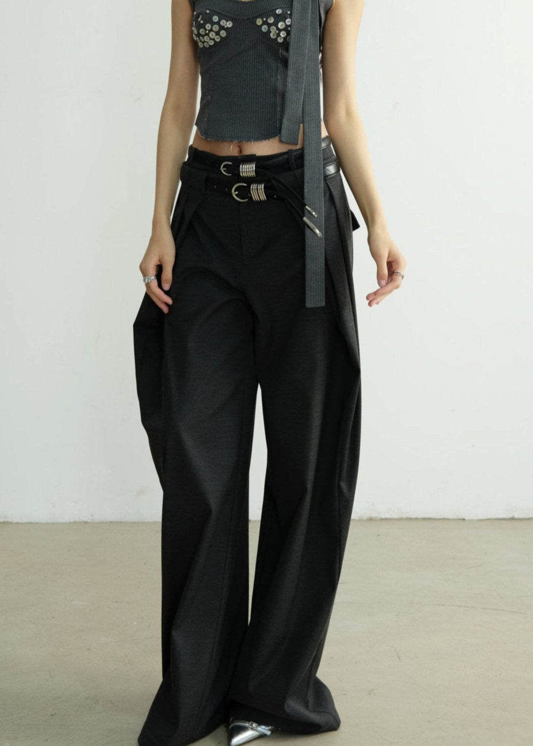 Restrained Pleated Casual Pants With Skirt Set-Up