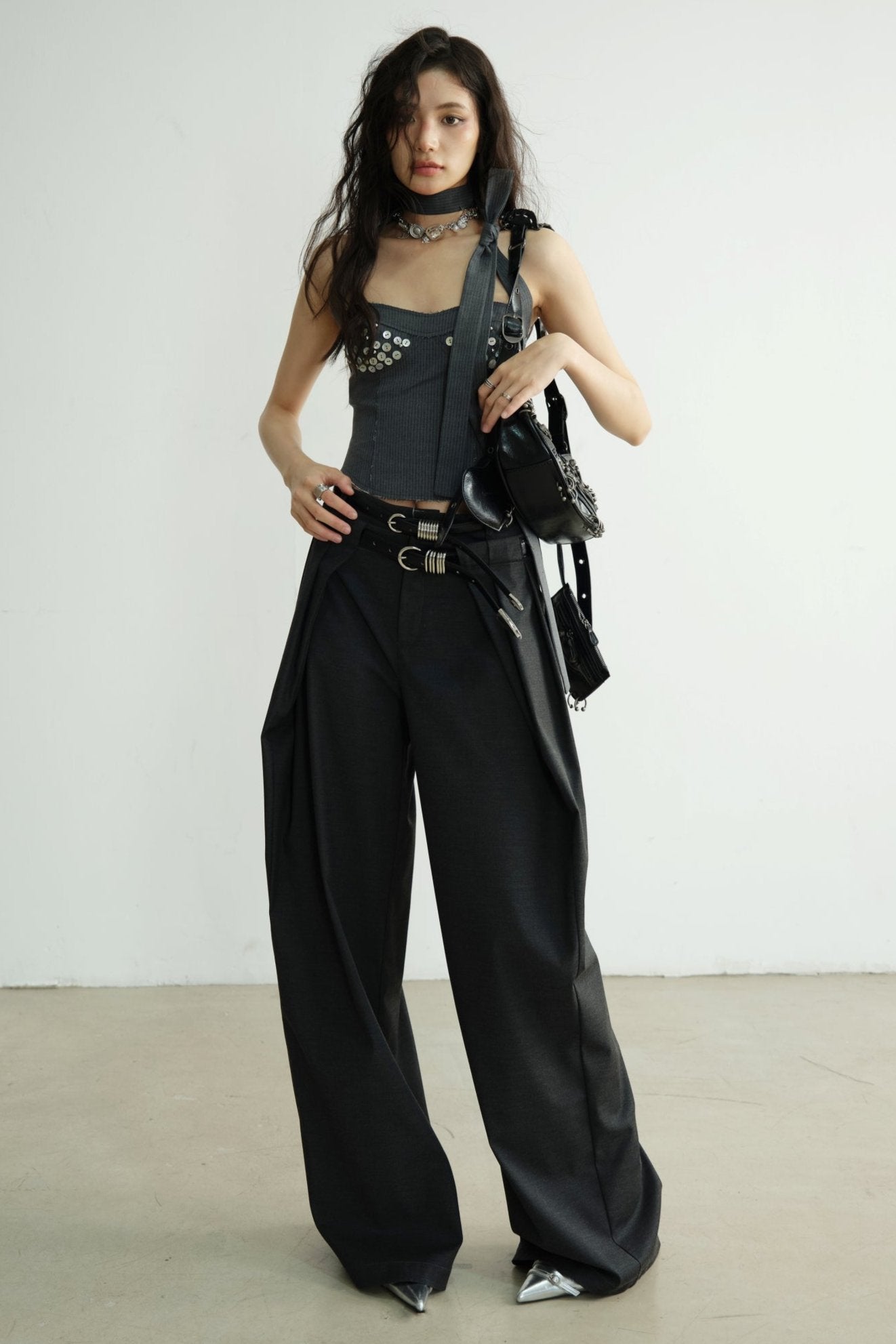 Restrained Pleated Casual Pants With Skirt Set-Up