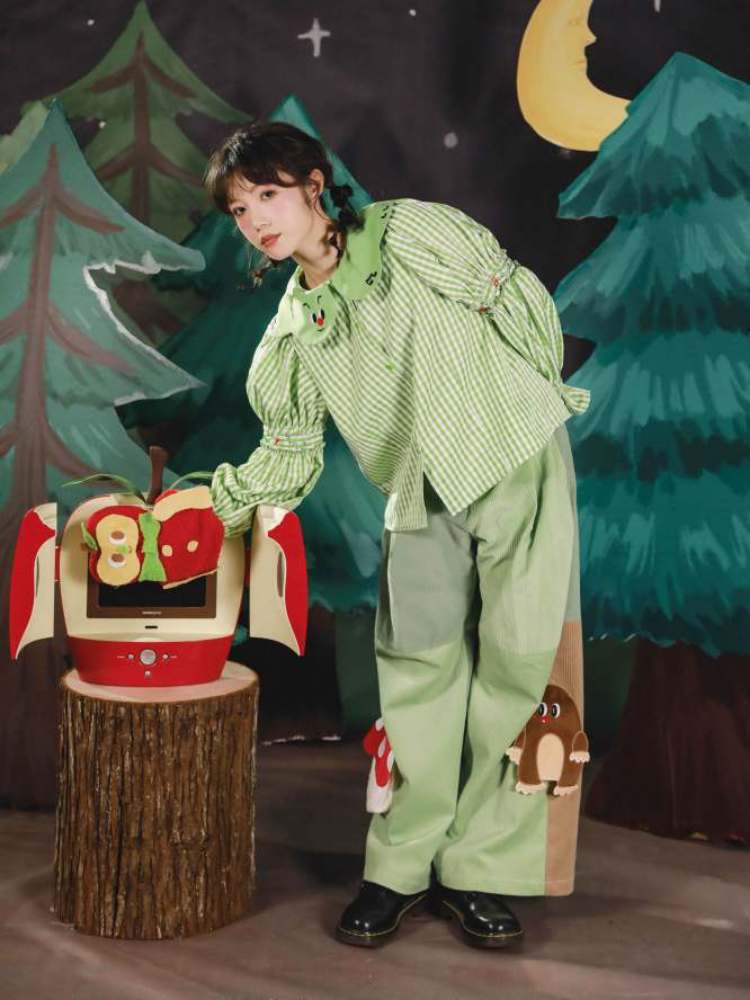 Apple Bug Embroidery Puff Sleeve Shirt【s0000007125】