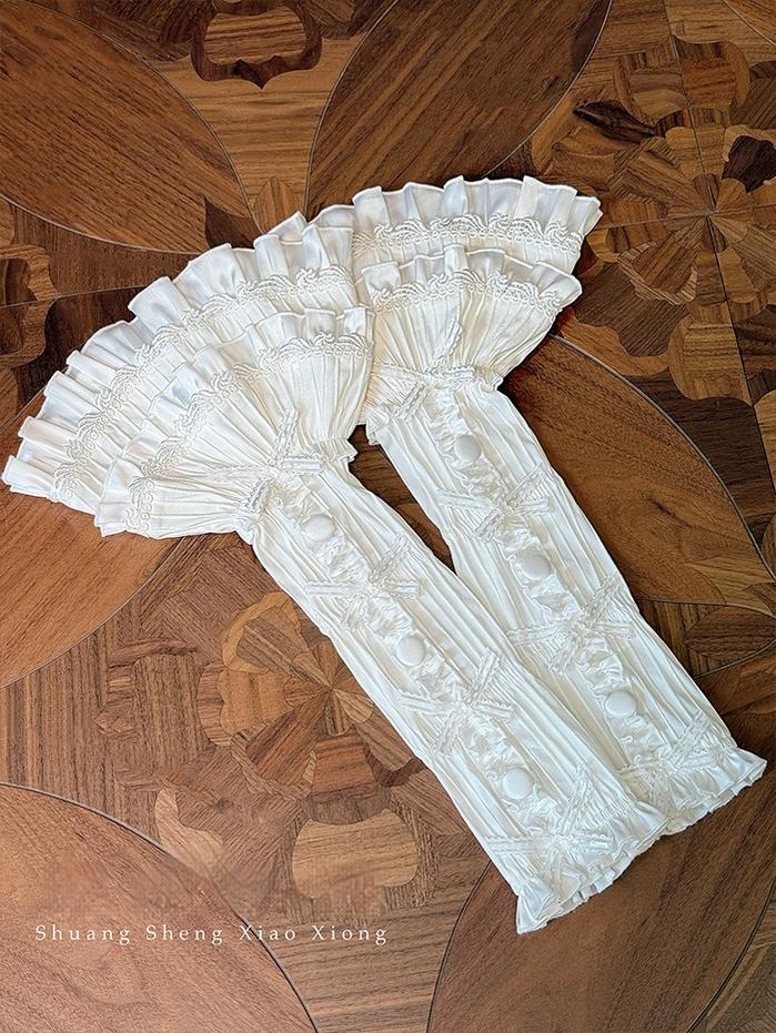 Shuang Sheng Xiao Xiong - Bite The Cake - White Sweet Lolita Blouse, Lace-Up Back