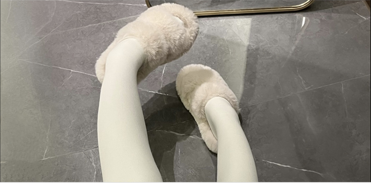 Hua Nai cat - Kawaii Winter Lolita Stockings Fuzzy Trim Furball Over-knee Socks