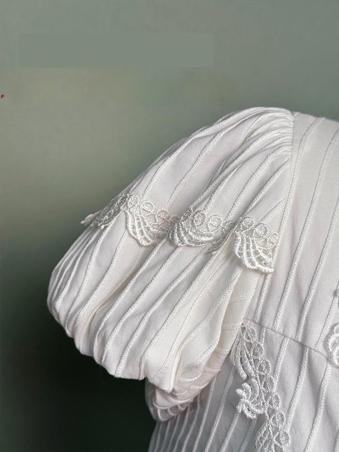 Shuang Sheng Xiao Xiong - Bite The Cake - White Sweet Lolita Blouse, Lace-Up Back