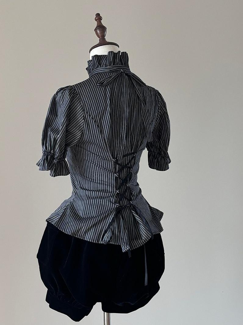 FlowerFairyDaily - Trace Night - Gothic Lolita Short-sleeved Shirt with Adjustable Waist