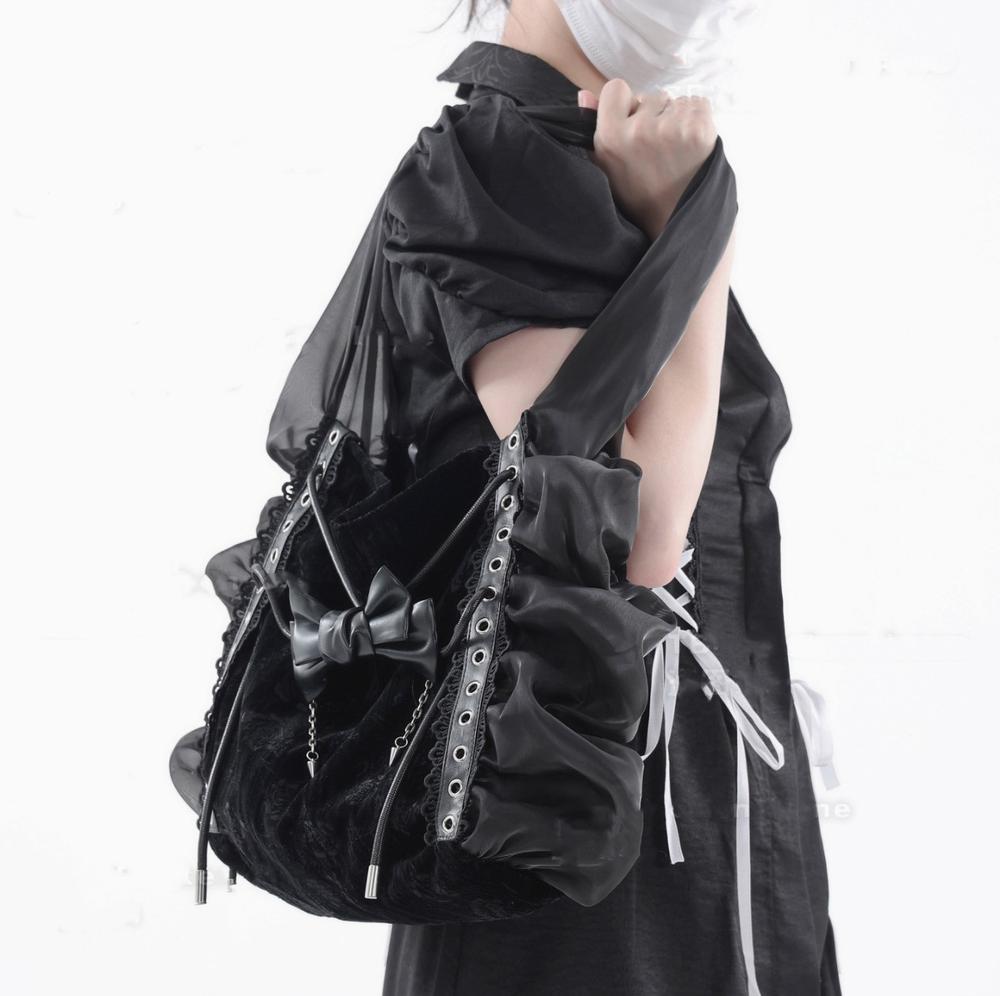 Broken bone - Gothic Lolita Black Velvet Shoulder Bag