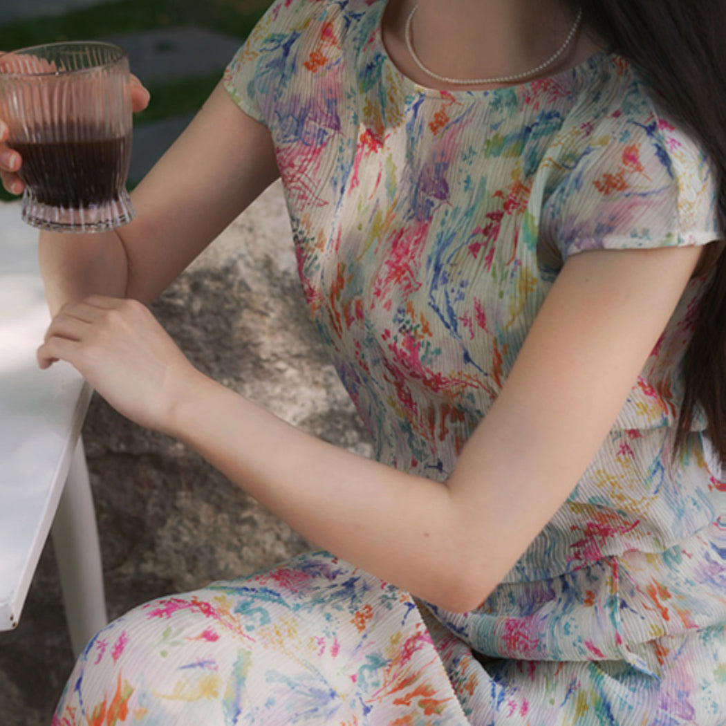 Watercolor floral crowd tops and long skirts