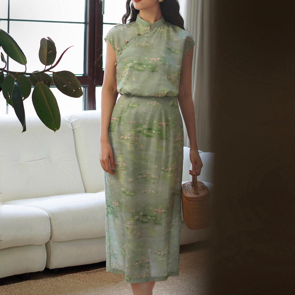 Water lily pond chinese dress