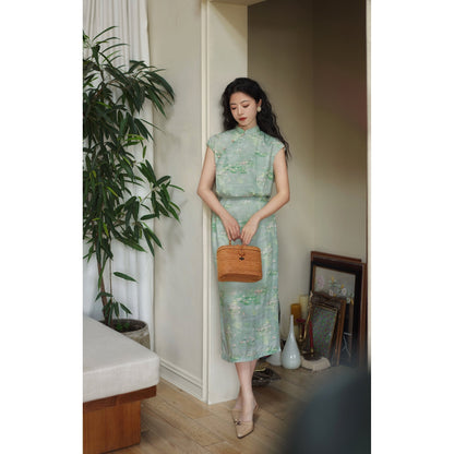 Water lily pond chinese dress