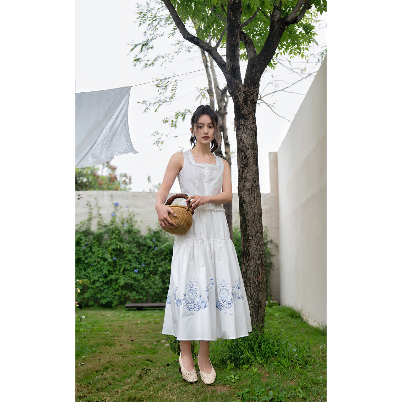 blue and white porcelain embroidered elastic waist A-line skirt