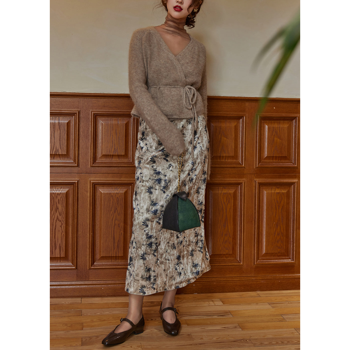 Bouquet pattern velvet long skirt