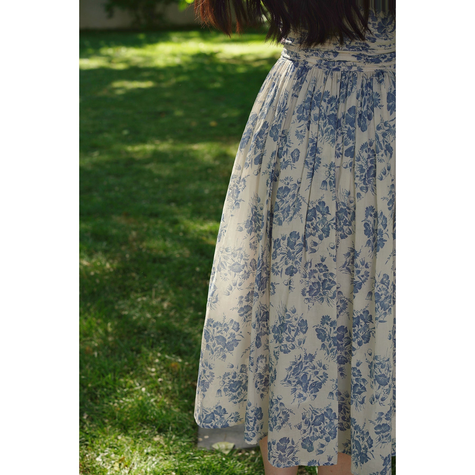 Blue ink flower pattern sleeveless dress