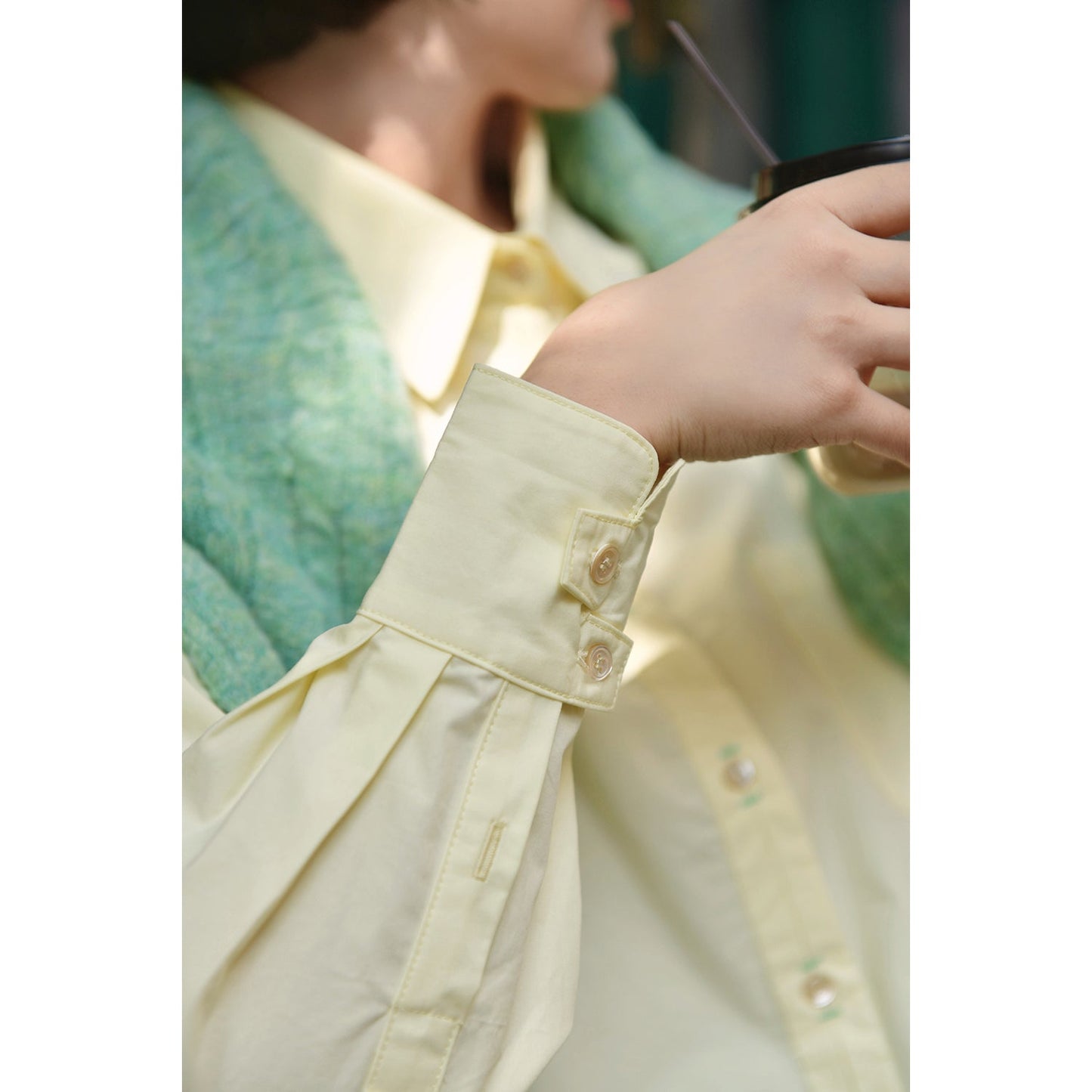 Western lady's embroidered simple shirt