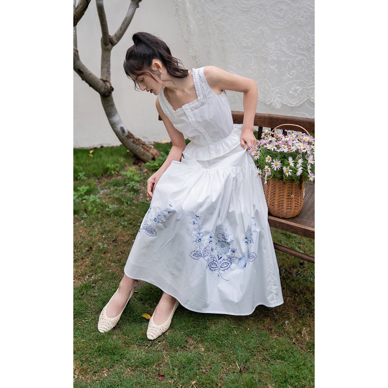 blue and white porcelain embroidered elastic waist A-line skirt