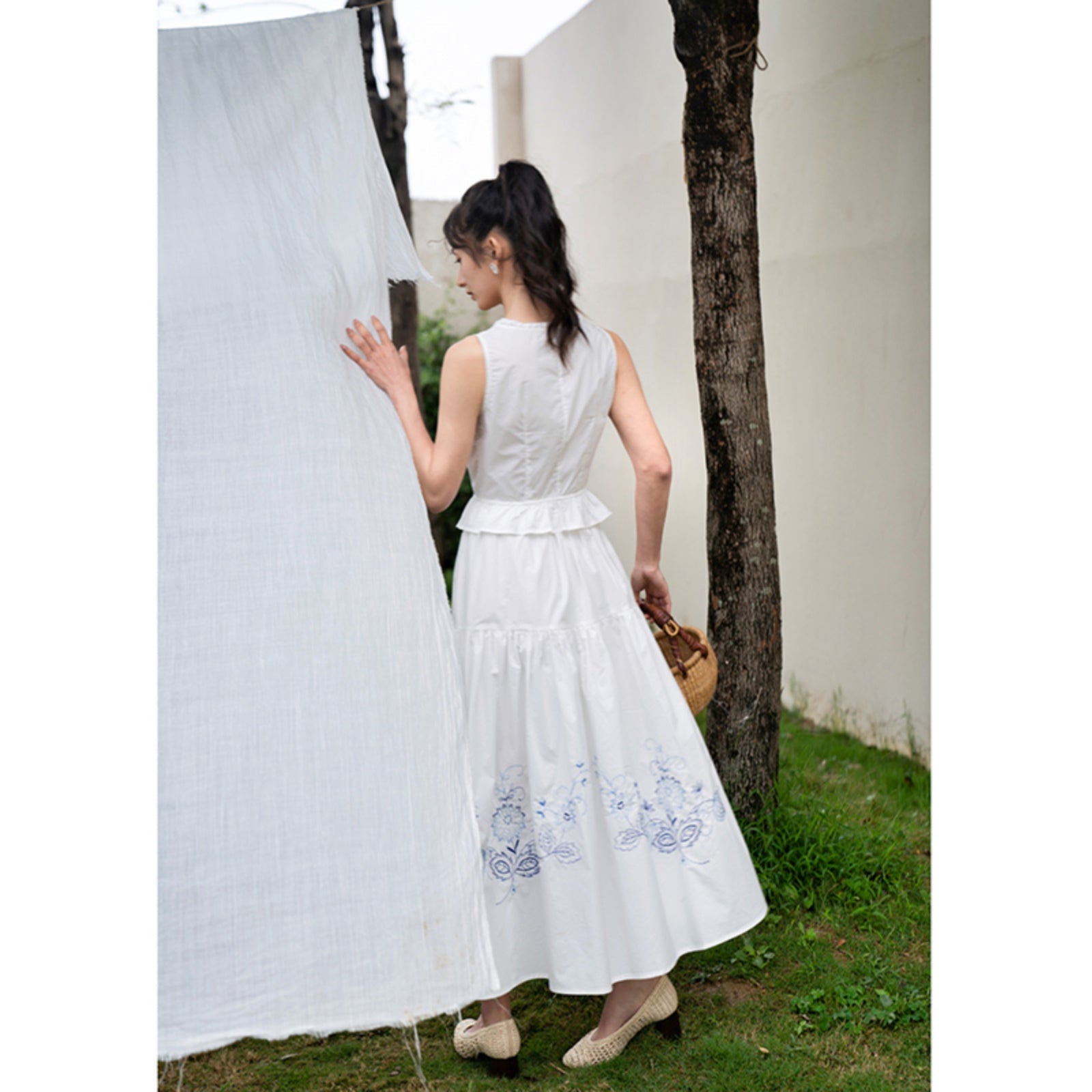 blue and white porcelain embroidered elastic waist A-line skirt