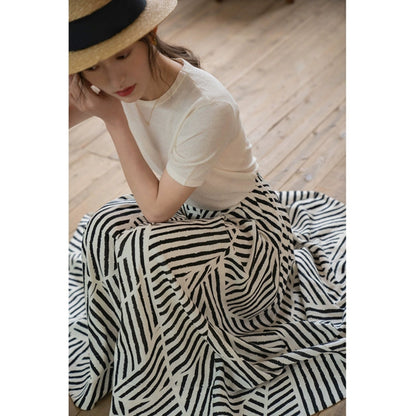 black and white geometric pattern large swing skirt