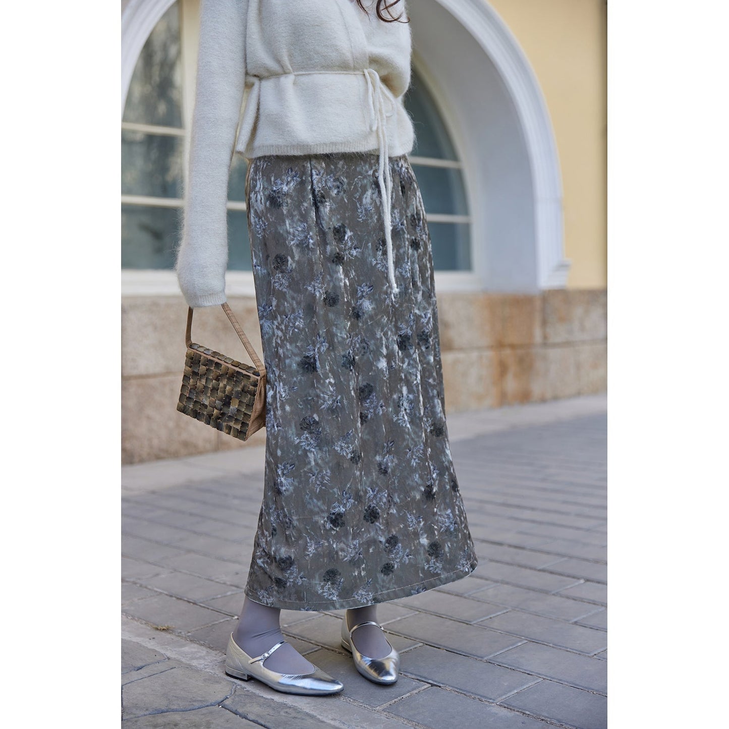 Bouquet pattern velvet long skirt