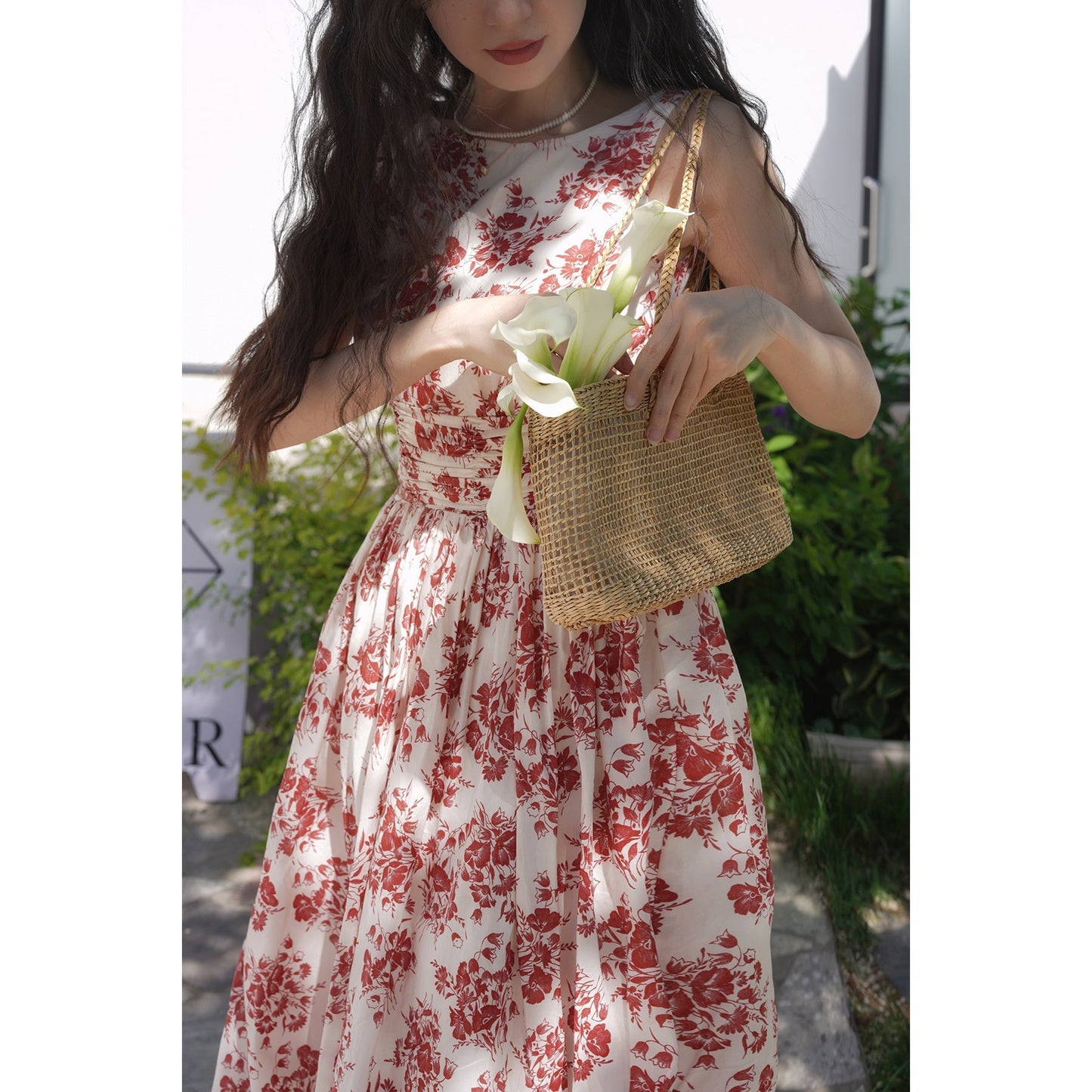 Red flower pattern sleeveless dress