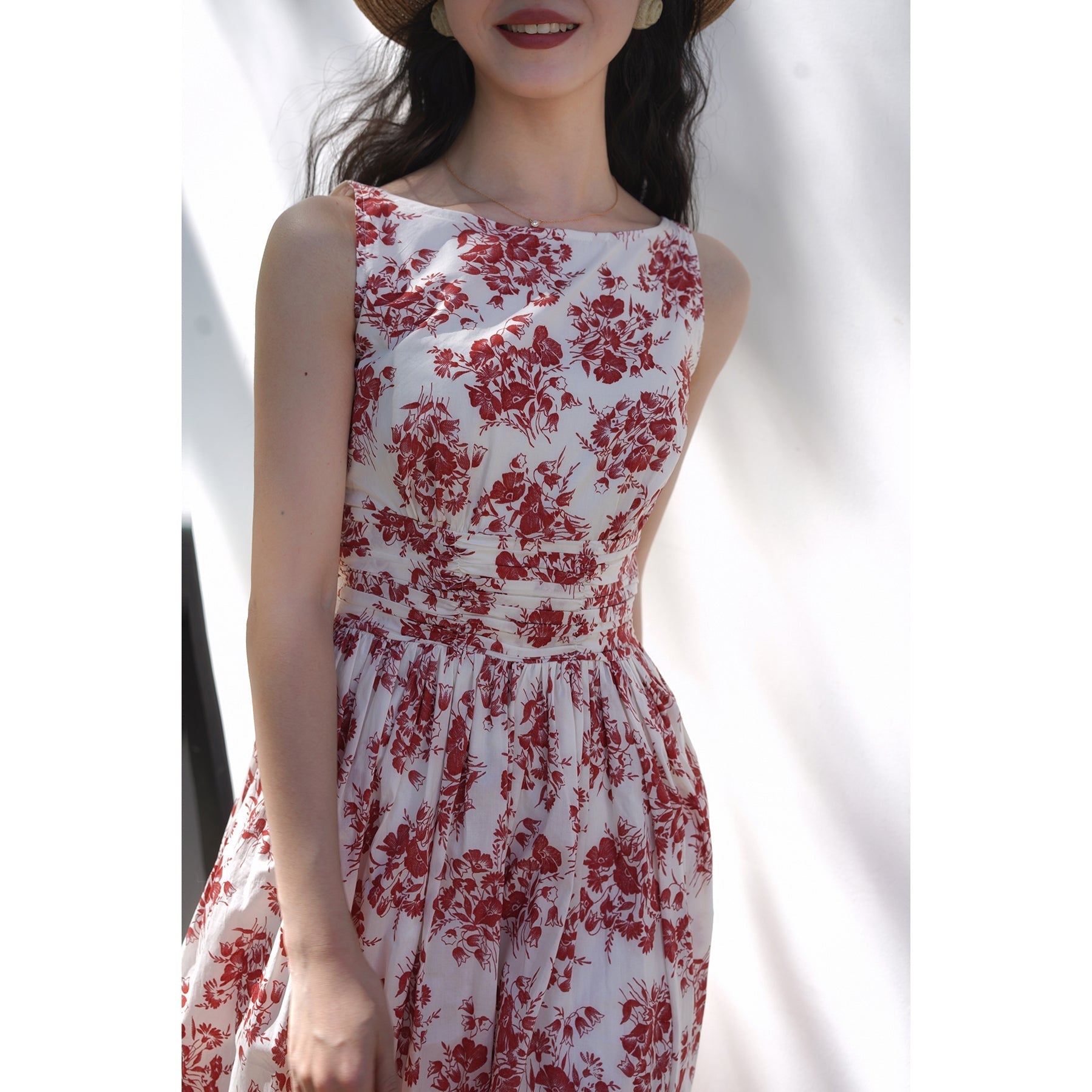 Red flower pattern sleeveless dress