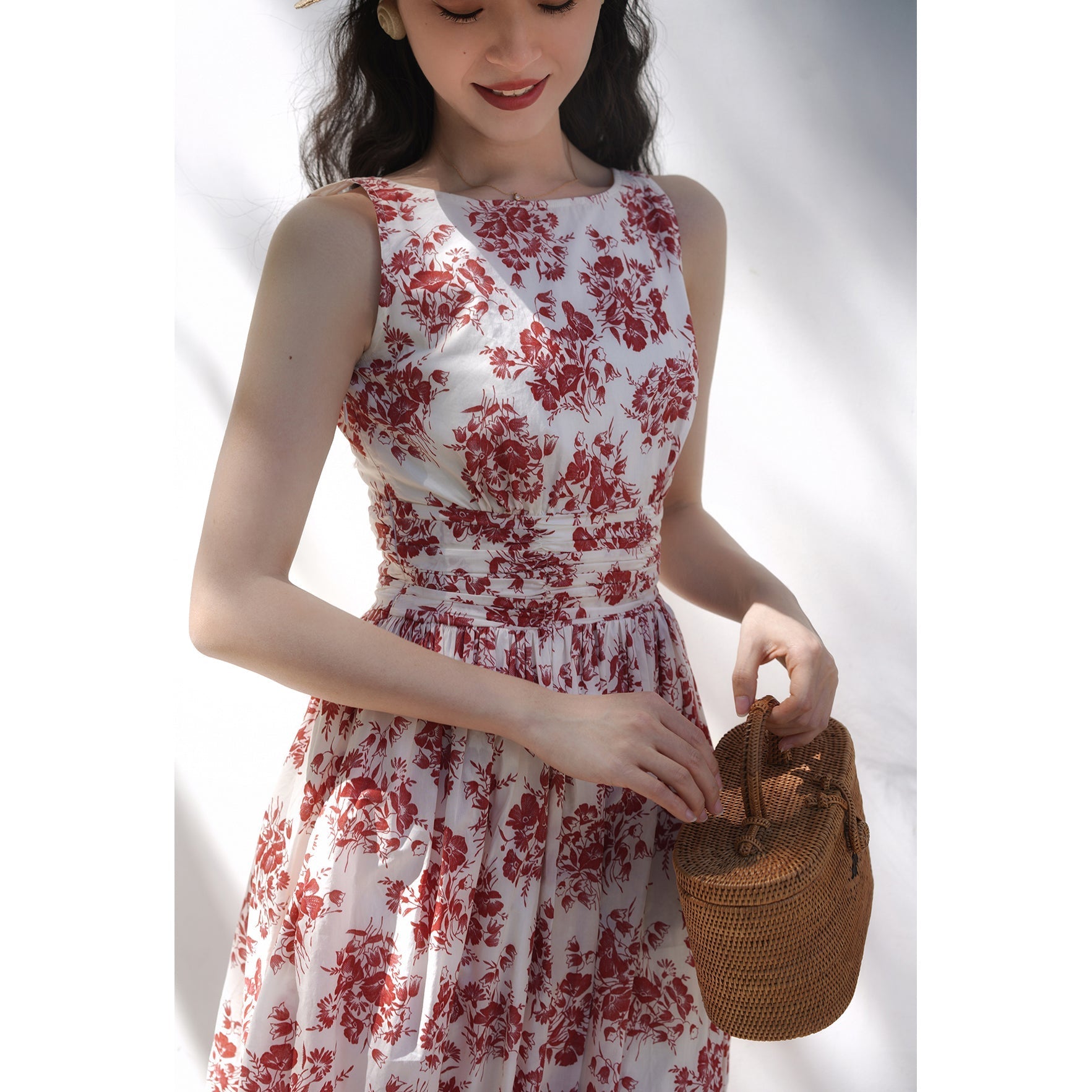 Red flower pattern sleeveless dress