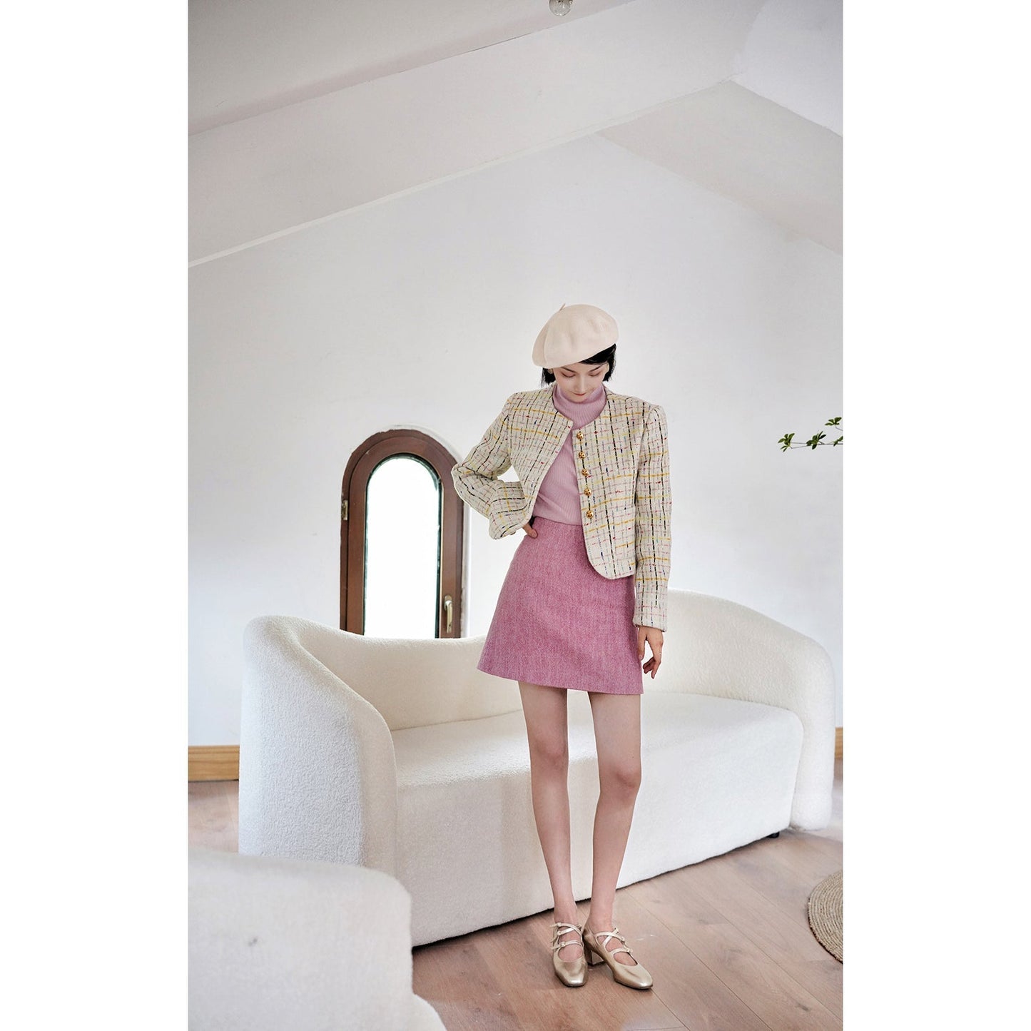 Pale red lady's tweed middle skirt