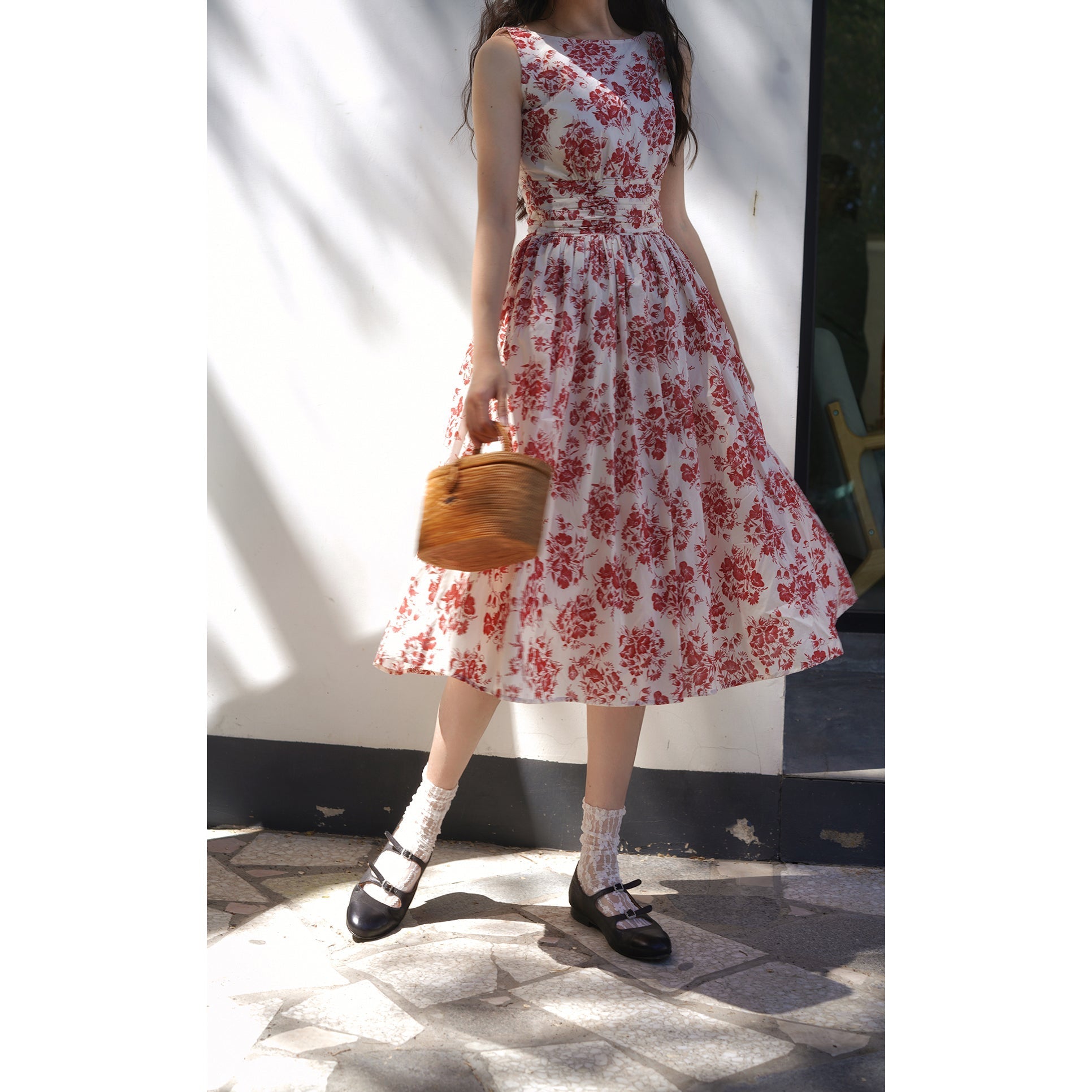 Red flower pattern sleeveless dress