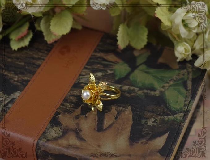 Rose of Sharon - Classical Lolita Pearl Ring Rose Flower Ring