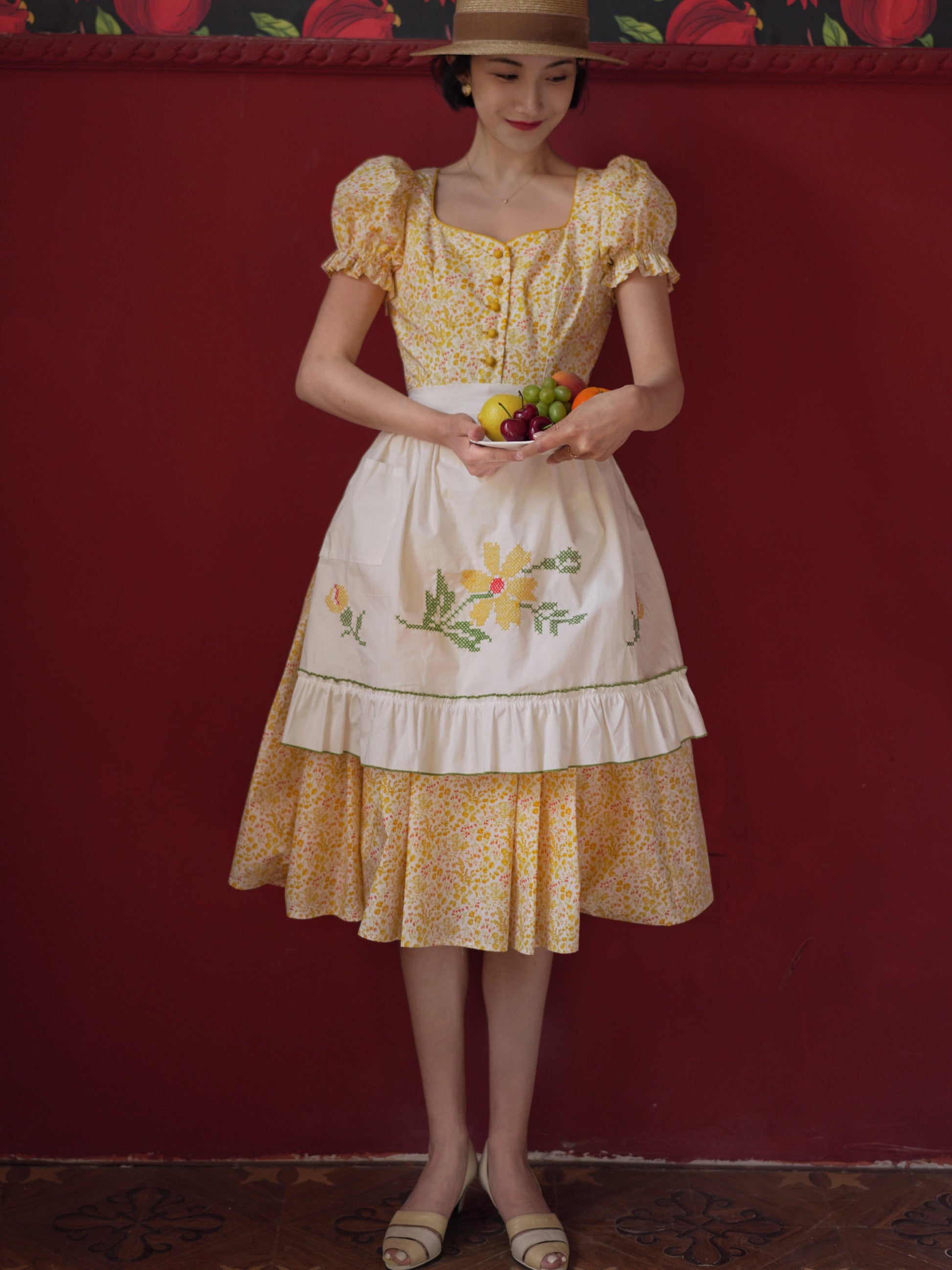 Yellow flower retro dress and embroidered apron