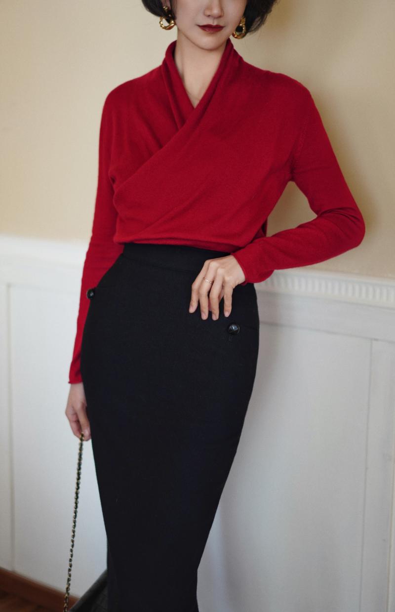 Crimson Lady Knitted Sweater