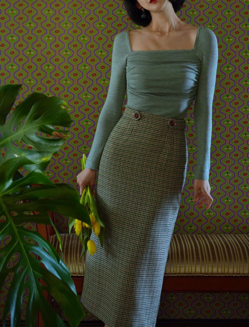 Blue-green houndstooth tweed tube skirt