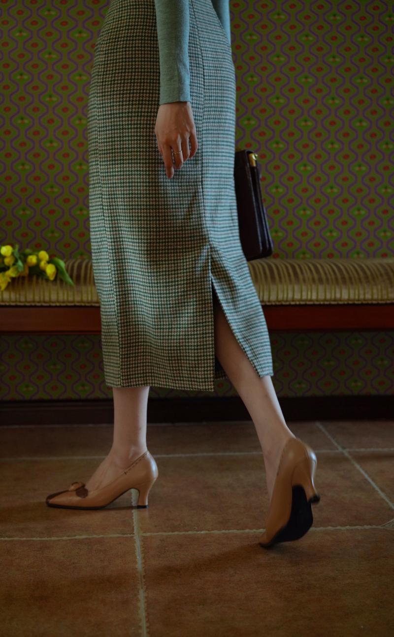 Blue-green houndstooth tweed tube skirt