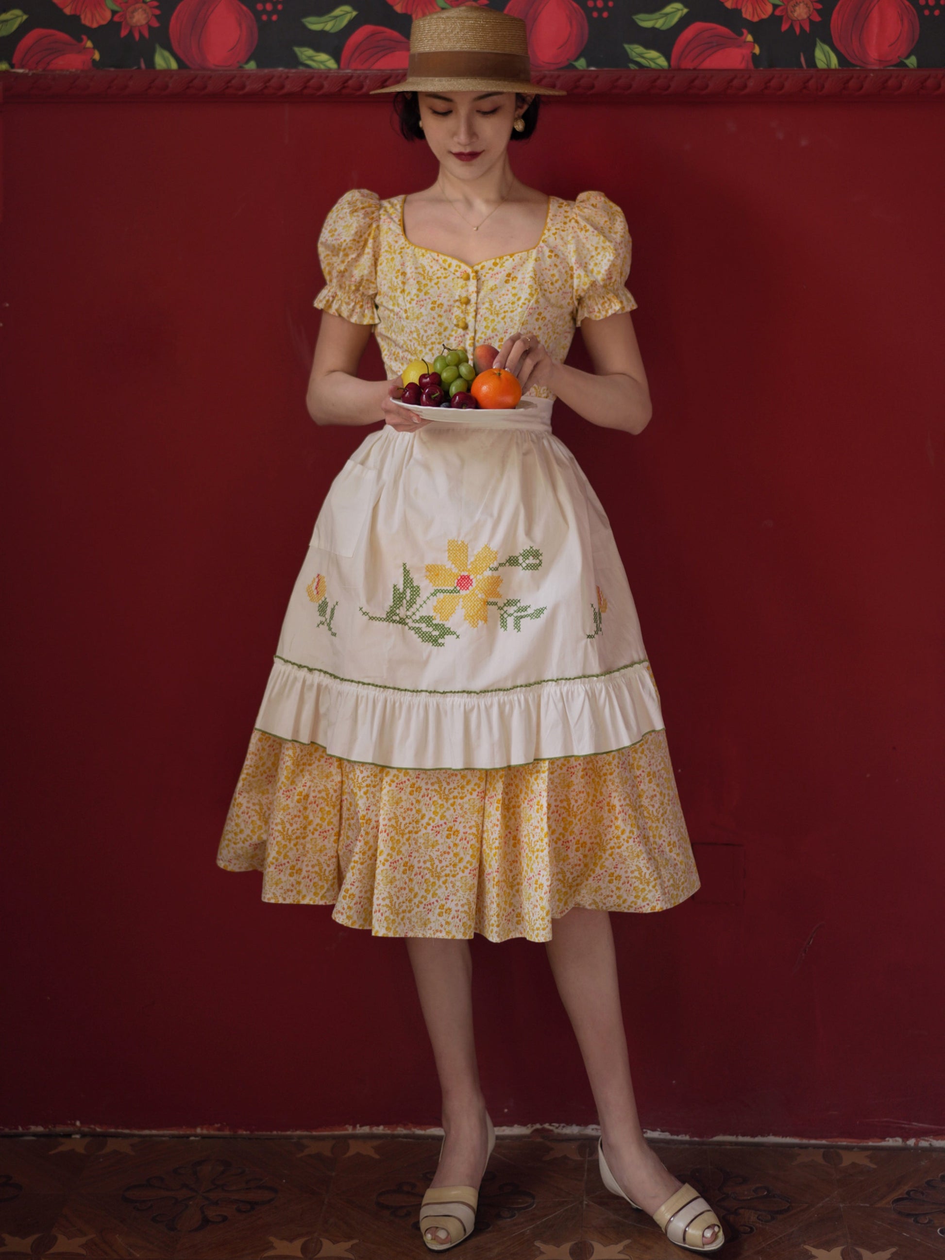 Yellow flower retro dress and embroidered apron