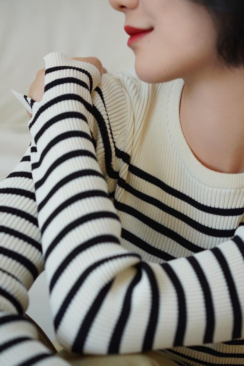 Black and white striped slim knit