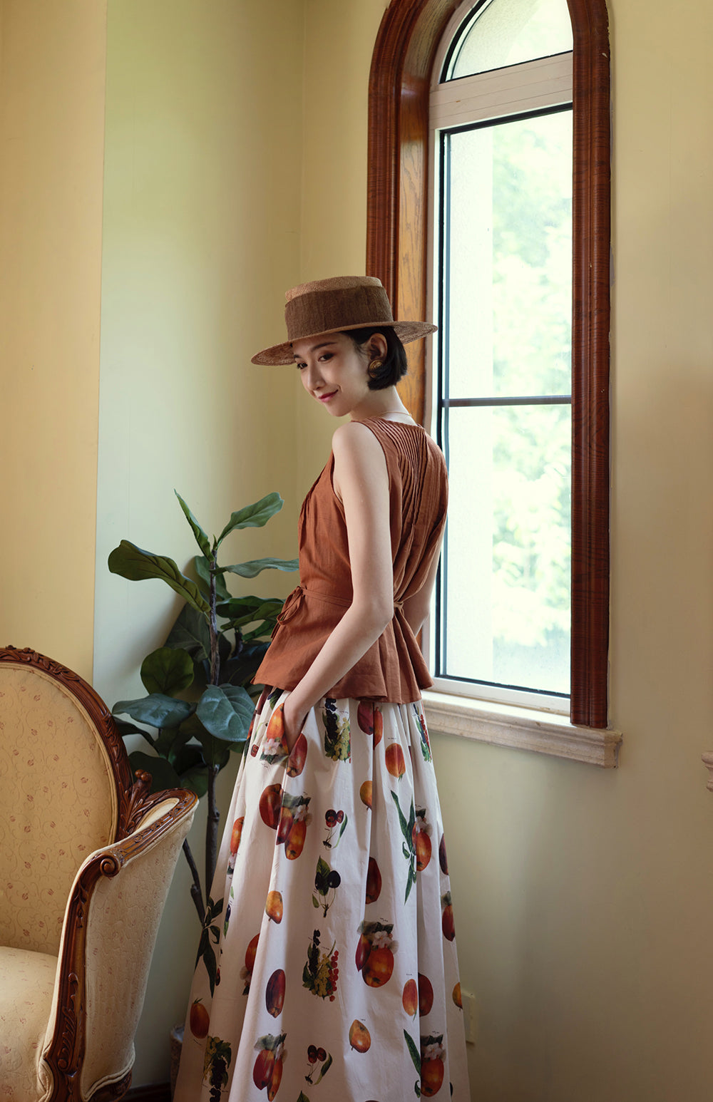 gray brown sleeveless pleated tops