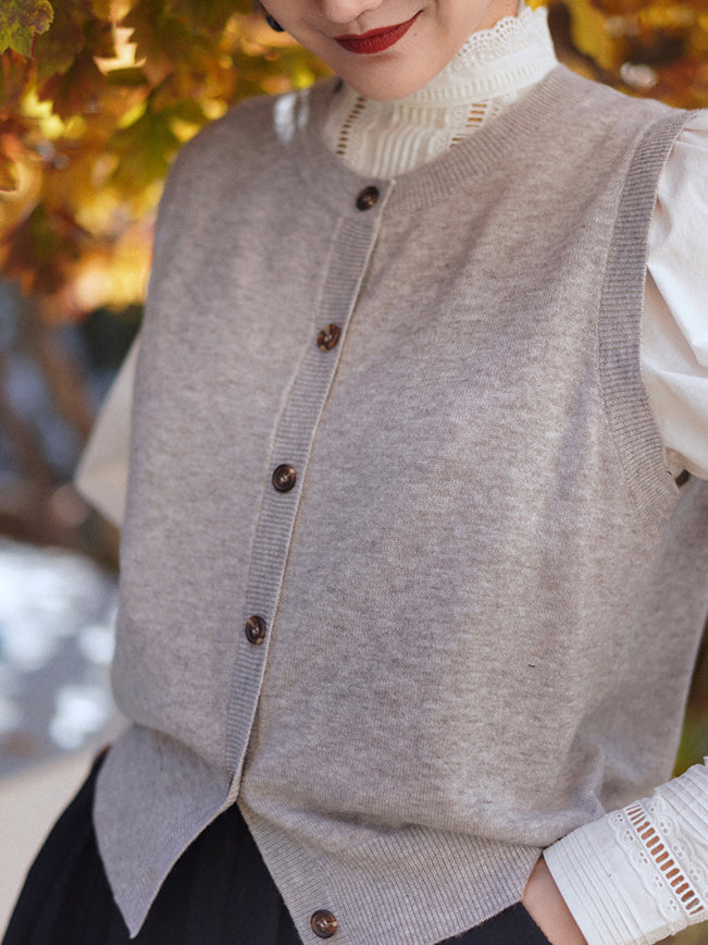 Pure white embroidery high neck blouse