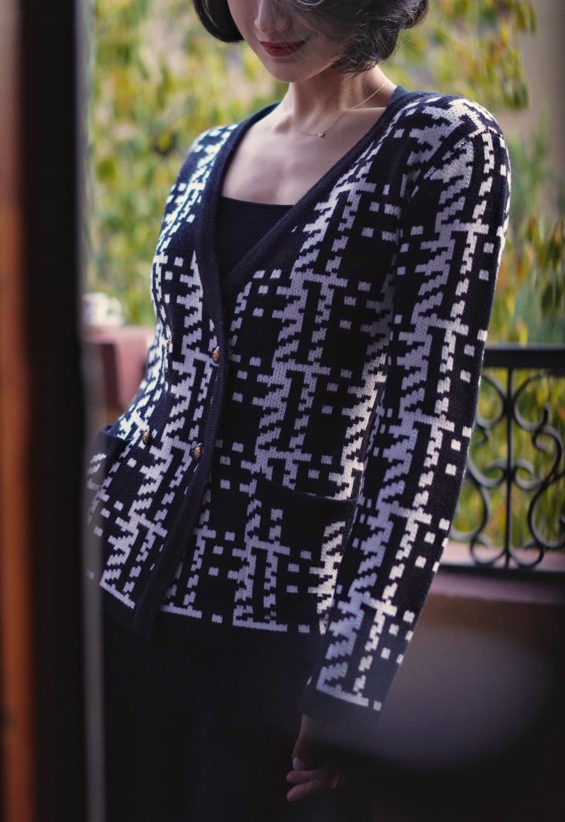 black and white geometric pattern knit jacket