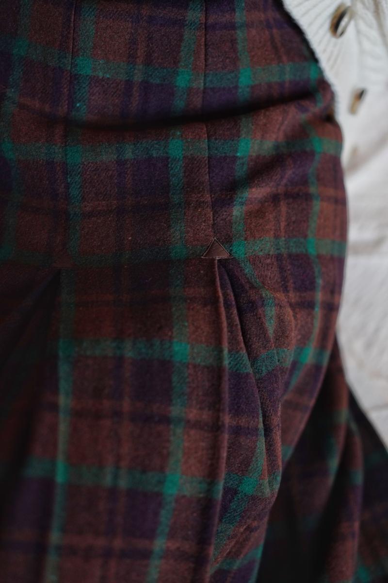 Dark brown plaid classical pleated skirt