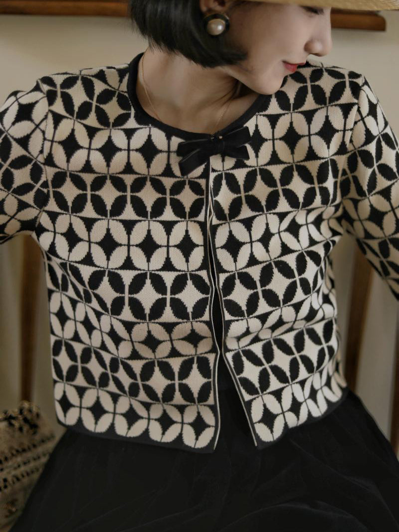 Geometric pattern classical cardigan