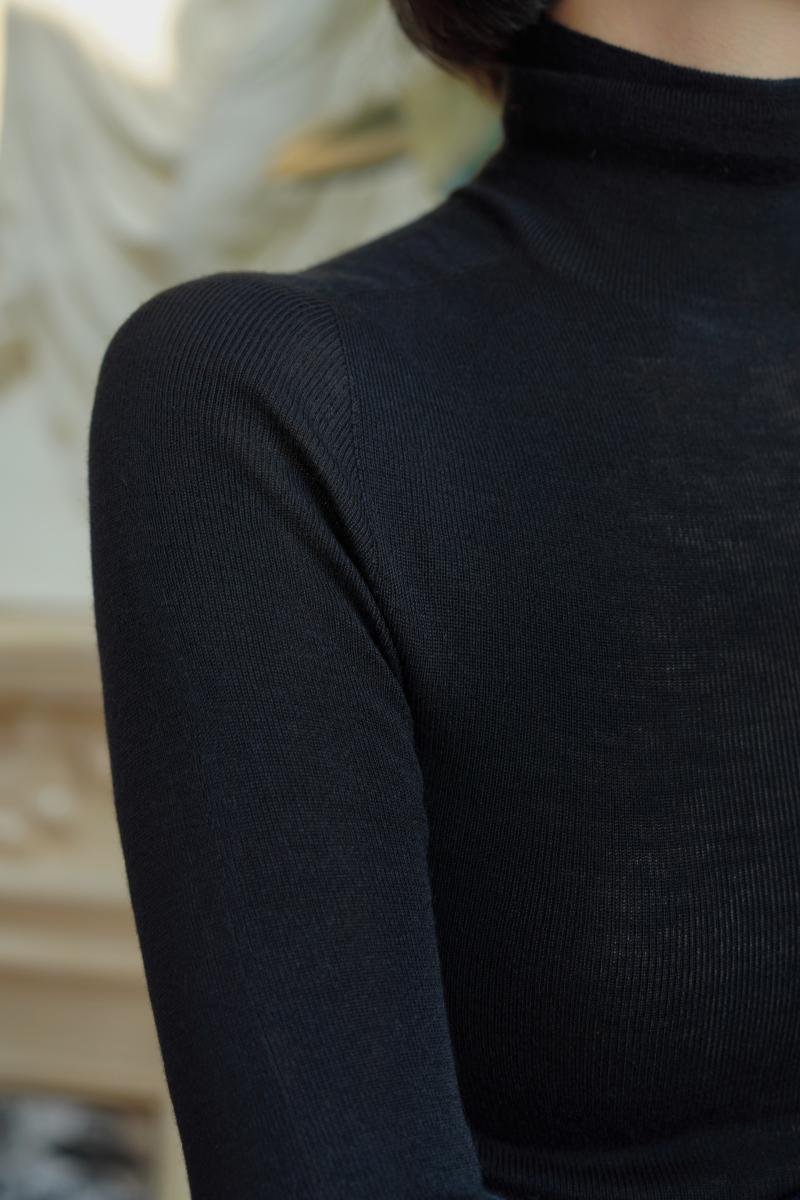 Turtleneck slim knit for ladies